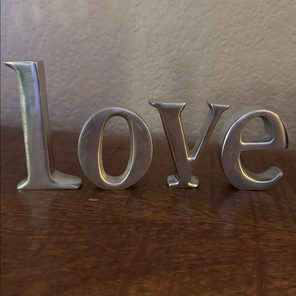 Silver Love Decor